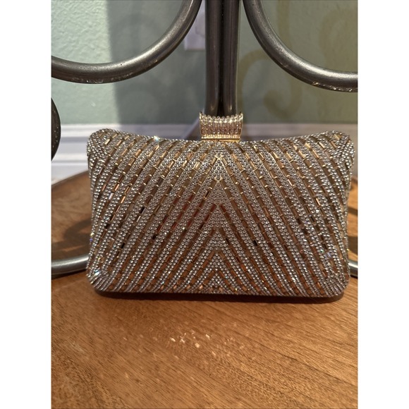 Rhinestone Hard Shell Clutch Crossbody Purse Special Occasion W Chain Strap - Picture 1 of 4
